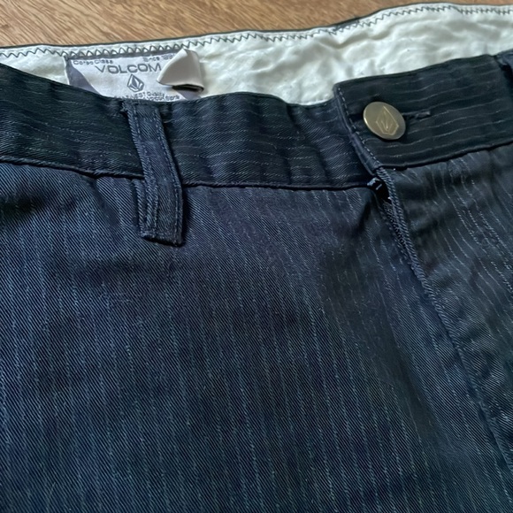 Volcom Frickin Chino 32 pinstripe 10” shorts - Picture 5 of 5